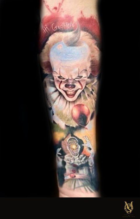 Tatouage réaliste couleur, Grippe-Sou le clown (Ça), avant-bras, par Matilda