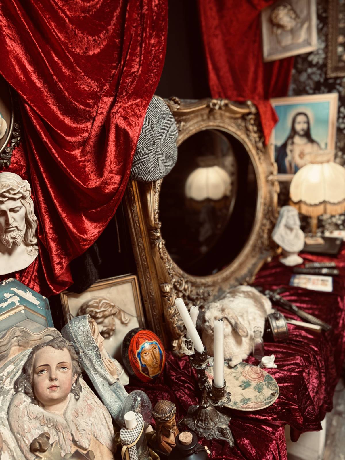 Miroir ancien et velours
